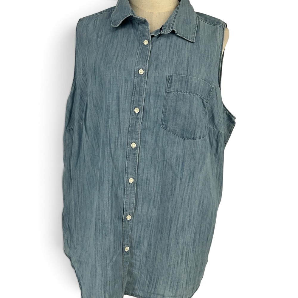 St Johns Bay Womens 1X Blue Sleeveless Chambray Button Down Shirt Cotton Lyocell